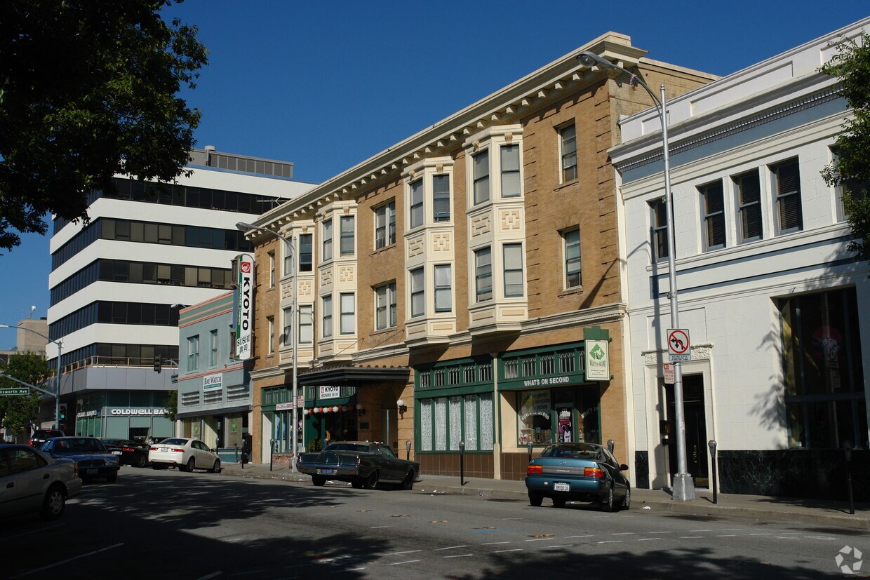 Primary Photo - 213 E 2nd Ave