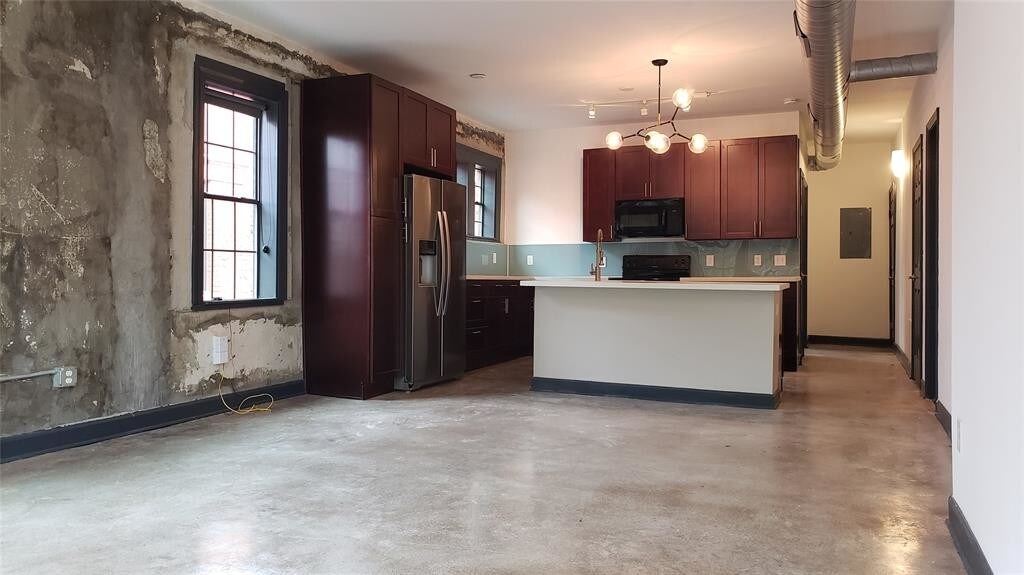 Primary Photo - 6827 Avenue C