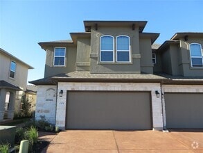 Building Photo - 13400 Briarwick Dr