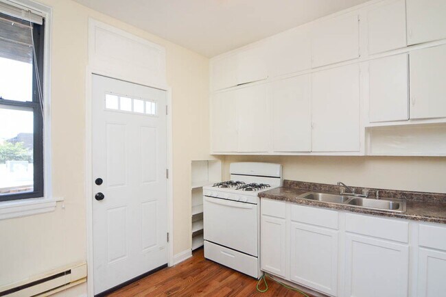 Foto del edificio - 4416 N Wolcott Ave