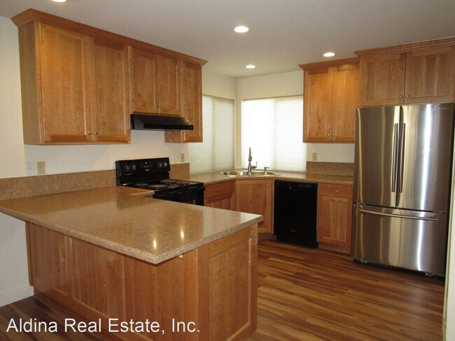 Building Photo - 2 br, 2 bath House - 458 Cloudview Dr.
