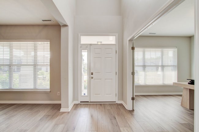 Building Photo - 6366 Sugar Maple Dr
