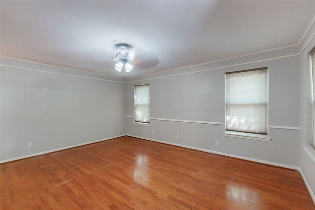 Building Photo - 5338 Creekbend Dr