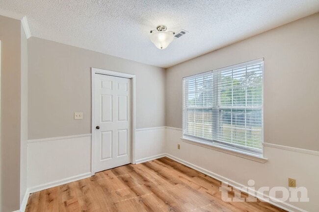 Building Photo - 120 Allen Oaks Way