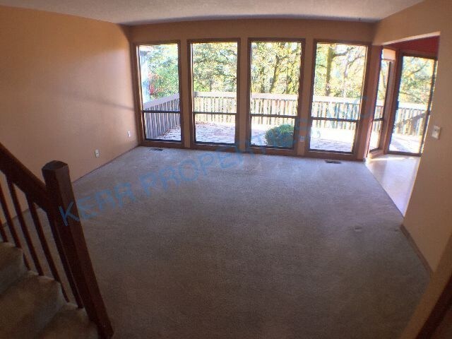 Foto del edificio - 7630 Ridgewood Dr