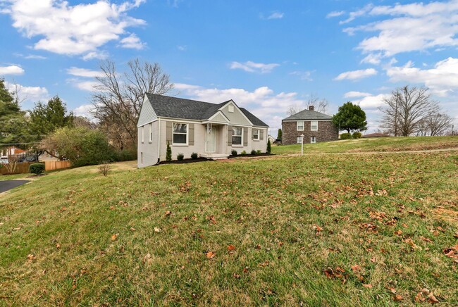 Foto del edificio - Conveniently Located off Memorial Dr! Lovely 2 Bed 1 Bath Home!