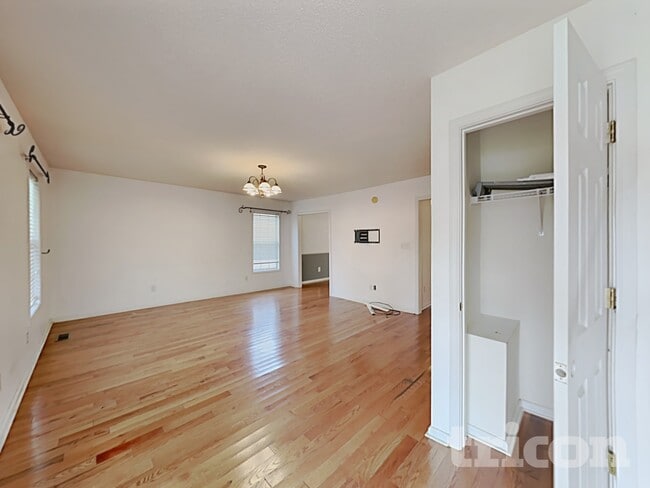 Foto del edificio - 1070 Piney Church Rd