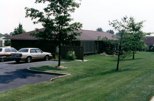 Building Photo - Windsor Manor East