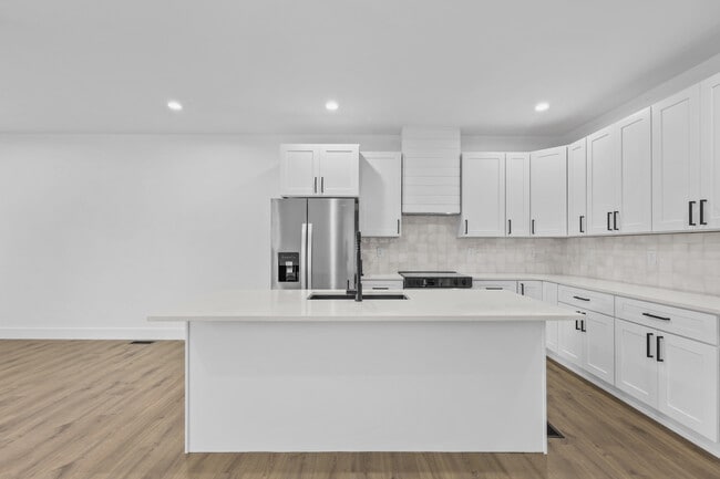 Building Photo - 214 E Morelia Ave