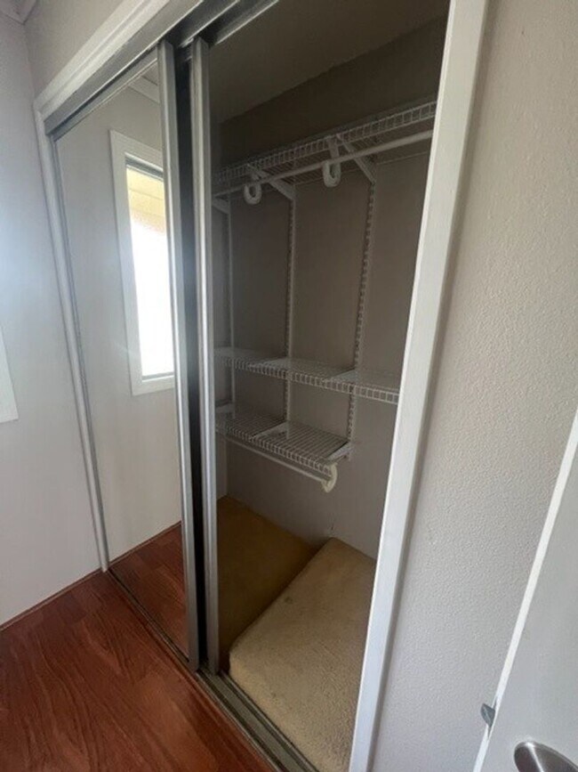 Foto del edificio - 2 Bed / 1.5 Bath / 1 covered reserved parking - Great Kailua Location!