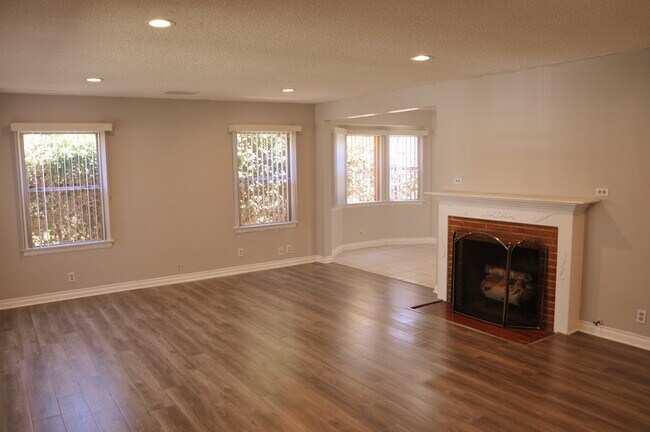 Building Photo - 7614 Valmont St