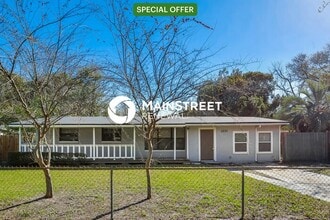 Building Photo - 2233 Bourget Dr