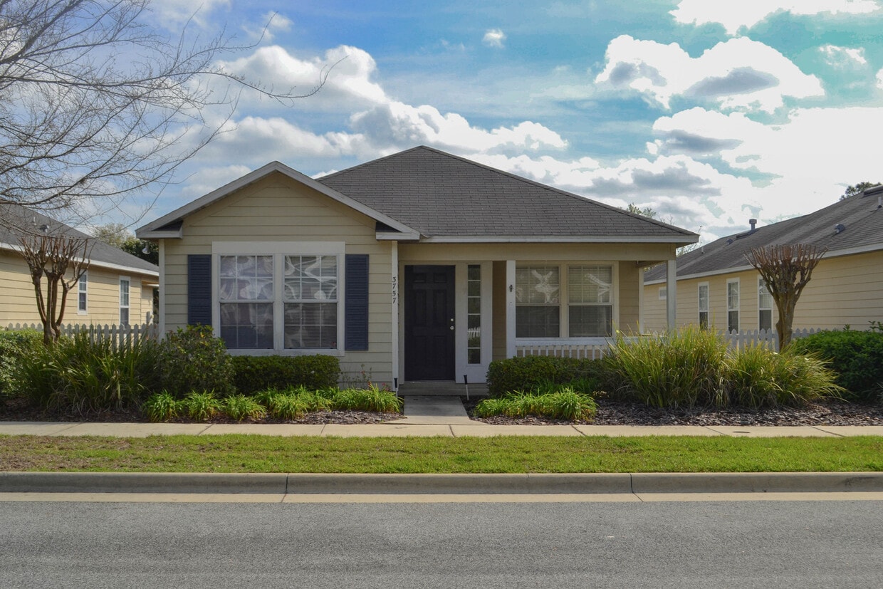 Primary Photo - Charming 3BR/2BA Home in Walnut Creek