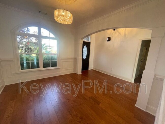 Foto del edificio - 880 Willow Lake