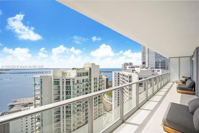 Primary Photo - 1300 Brickell Bay Dr
