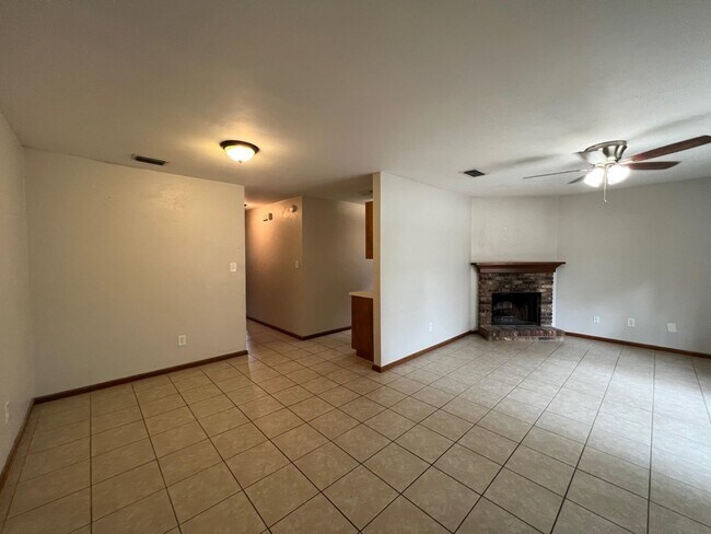 Building Photo - 211 Parkbrook Cir