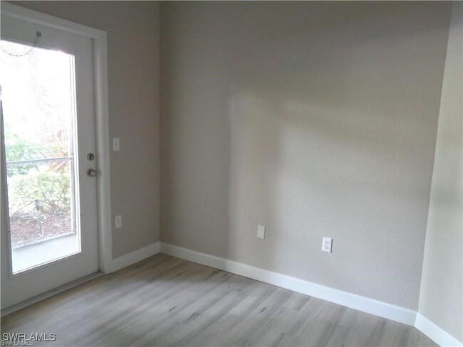 Building Photo - 11511 Villa Grand