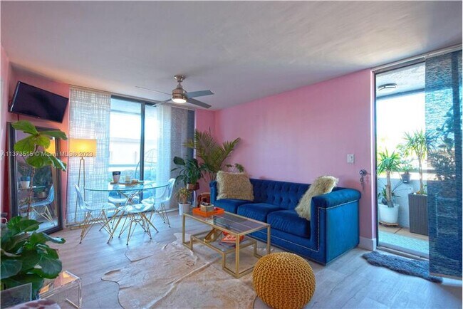 Foto del edificio - 7300 Wayne Ave