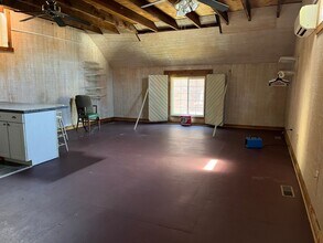 Building Photo - 156 S Hanover St