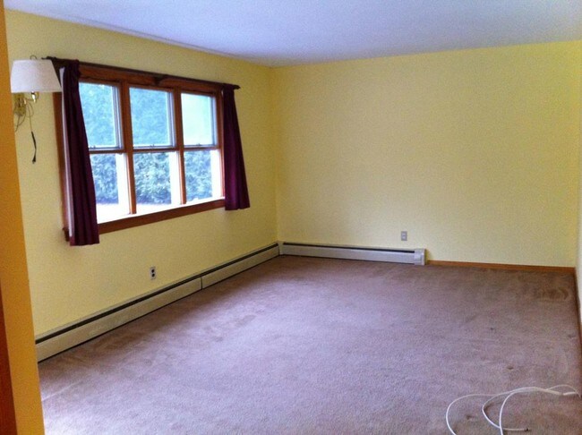 Building Photo - 1023 Stagecoach Rd