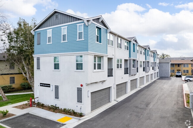 Building Photo - Stadium Park Apartments