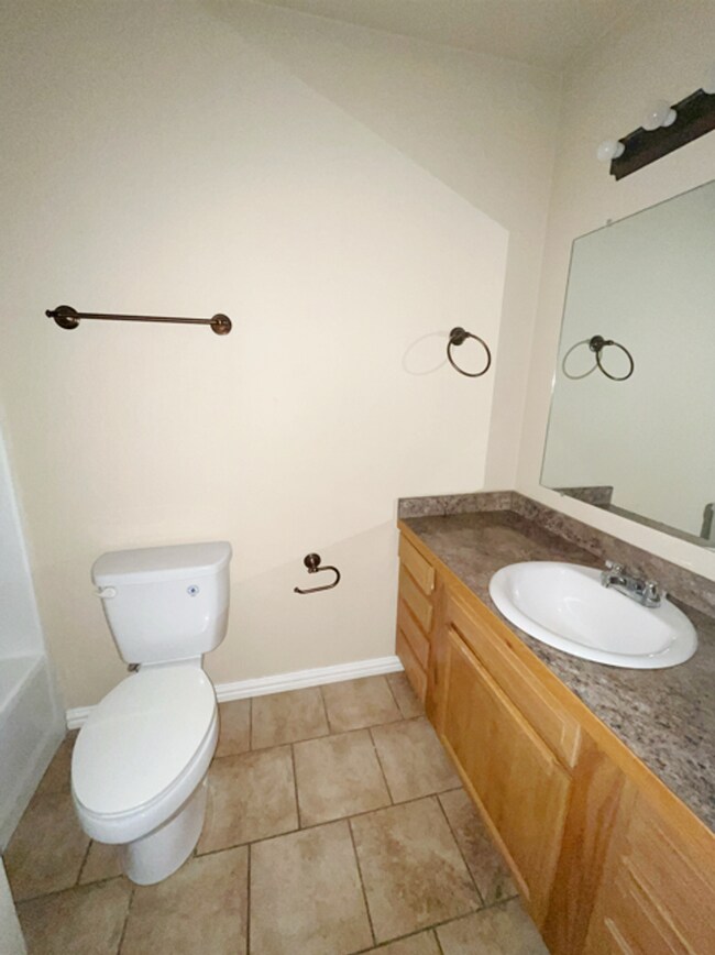 Building Photo - Close to school/Neighborhood surrounded by...