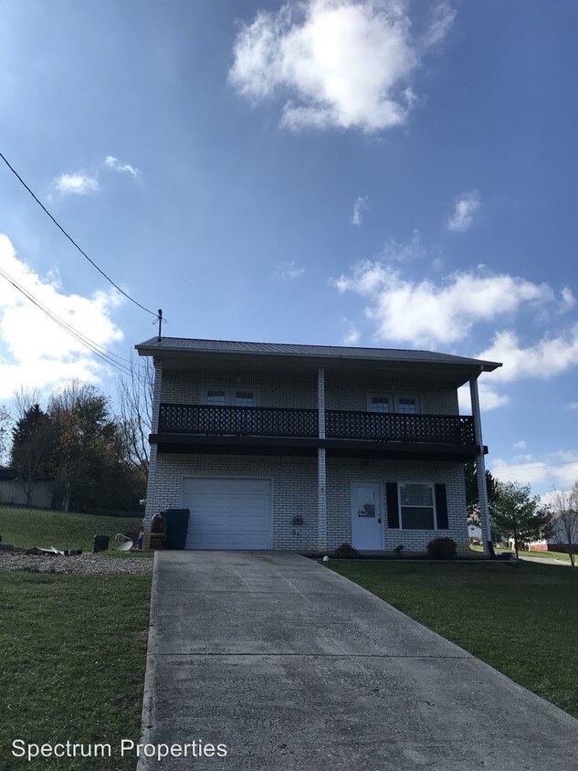 Primary Photo - 380 Hayter Dr
