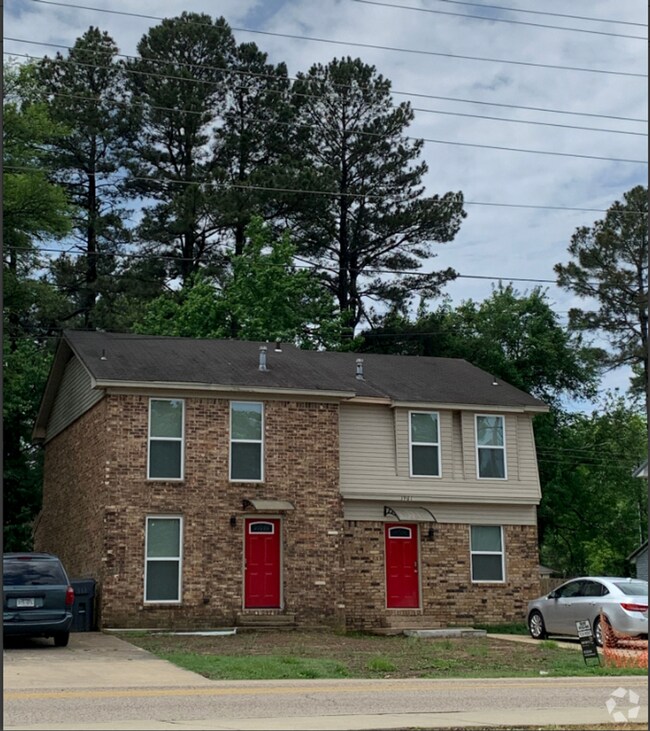 Building Photo - 1901 W Nettleton Ave