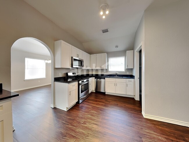 Building Photo - 5010 Chase Mountain Dr