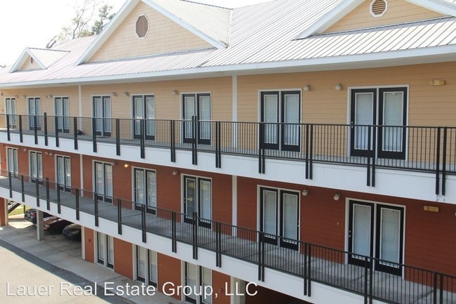 Building Photo - 401 Putnam Dr