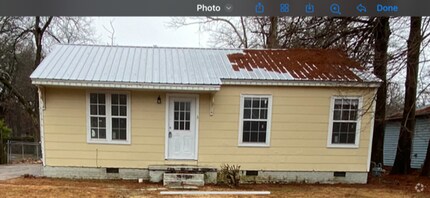 Building Photo - 607 Deering St