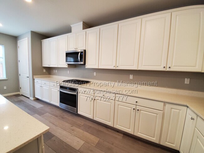 Foto del edificio - 5137 Kolton Pl