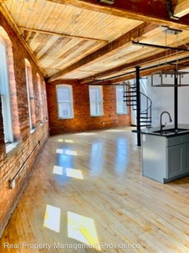 Foto principal - 548 Roosevelt Ave