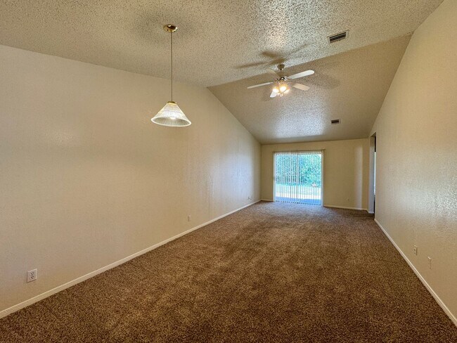 Building Photo - Duplex