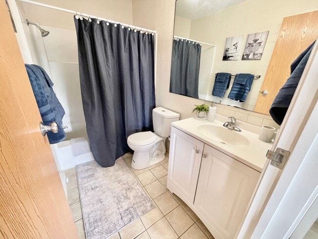 Interior Photo - Bayit Edinboro