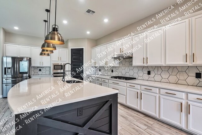 Building Photo - 10151 N Cardon Grande Trail