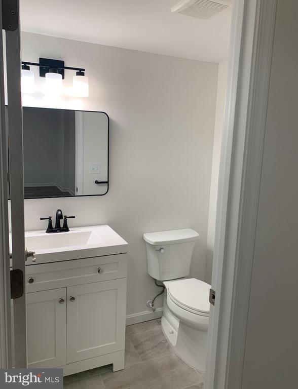 Building Photo - 2005 Wintergreen Pl