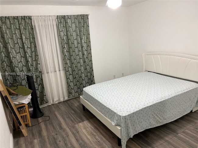 Foto del edificio - 1011 N Hiatus Rd