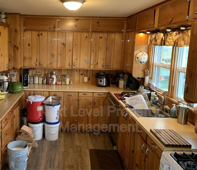 Building Photo - 1265 Larkin Lane