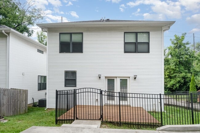 Building Photo - 1004 Antioch Pike