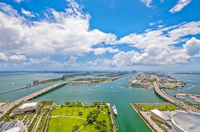 Foto del edificio - 900 Biscayne Blvd