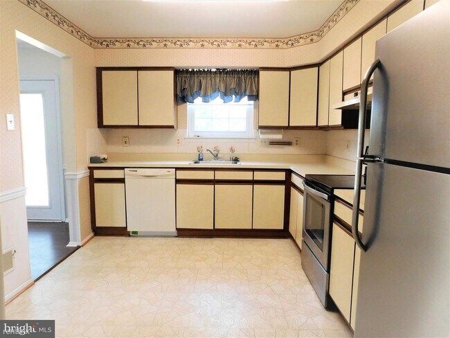 Building Photo - 2 br, 1 bath House - 5659 Crabapple Drive