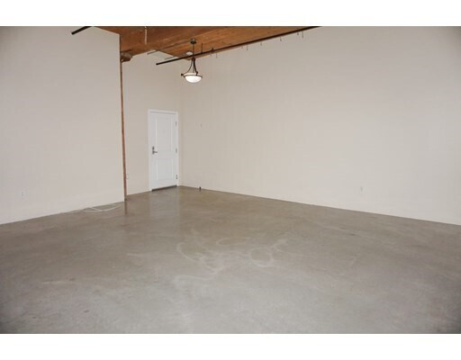 Foto del edificio - 35 Riverwalk Way