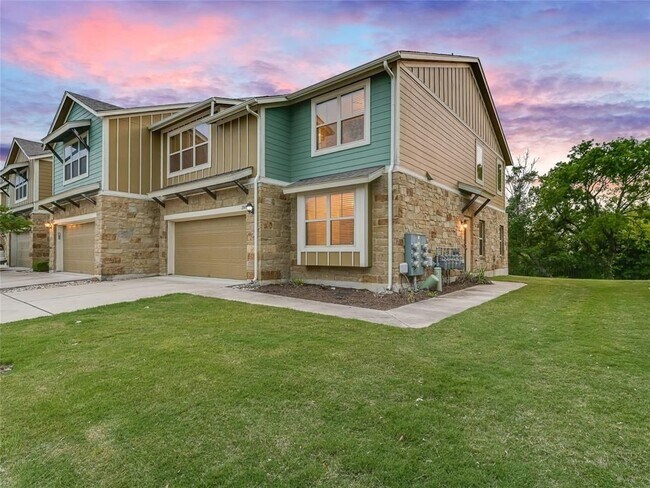 Building Photo - 1620 Bryant Dr