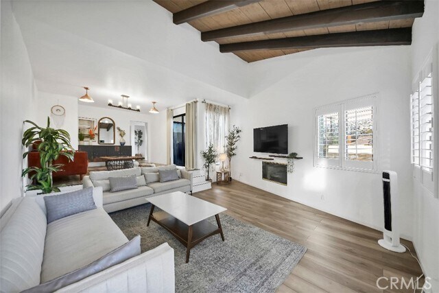 Building Photo - 10444 Canoga Ave