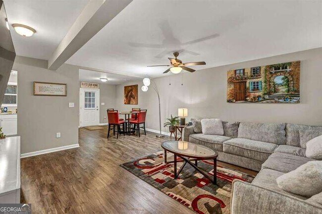 Building Photo - 214 Walton St