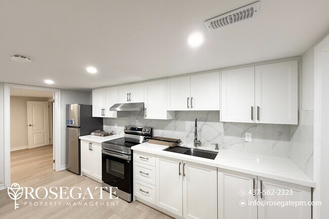 Photo du bâtiment - Private 1-Bedroom Basement Unit in Scarborough – 550 Sq Ft
