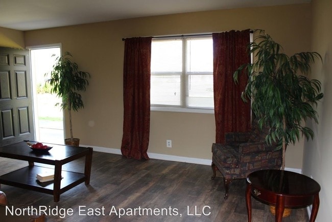 Building Photo - 1409 Lancewood Dr NW