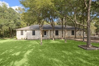 Building Photo - 10319 Old Manchaca Rd