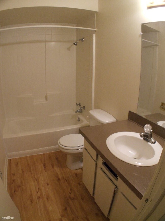 Building Photo - 5 br, 1 bath Duplex - 5265 Rich St Left Side